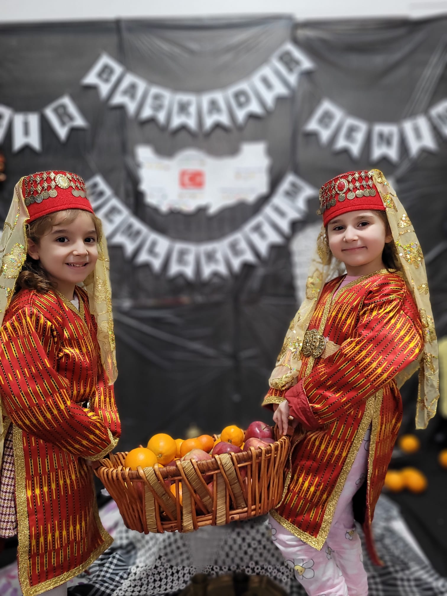 GÜZEL KARELER